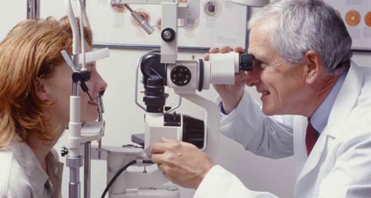 5 Signs You May Need to Visit the Eye Doctor