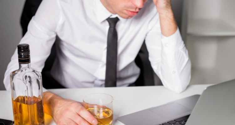 6 Common Signs of Alcohol Addiction
